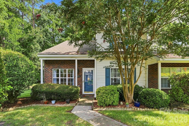 10171 Reindeer Way Ln, Charlotte, NC 28216