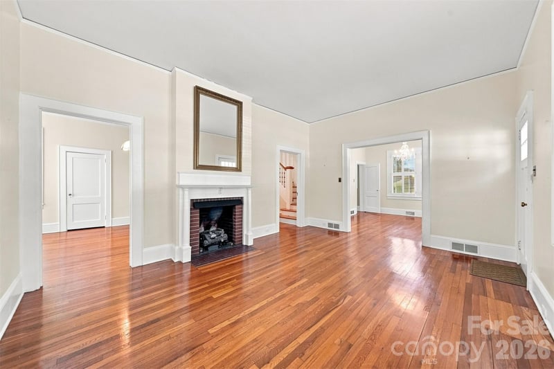 433 N Cedar St, Lincolnton, NC 28092