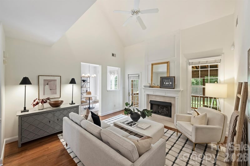 1912 Dearmon Dr, Charlotte, NC 28205