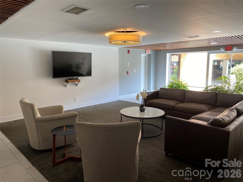 1323 Queens Rd #208, Charlotte, NC 28207