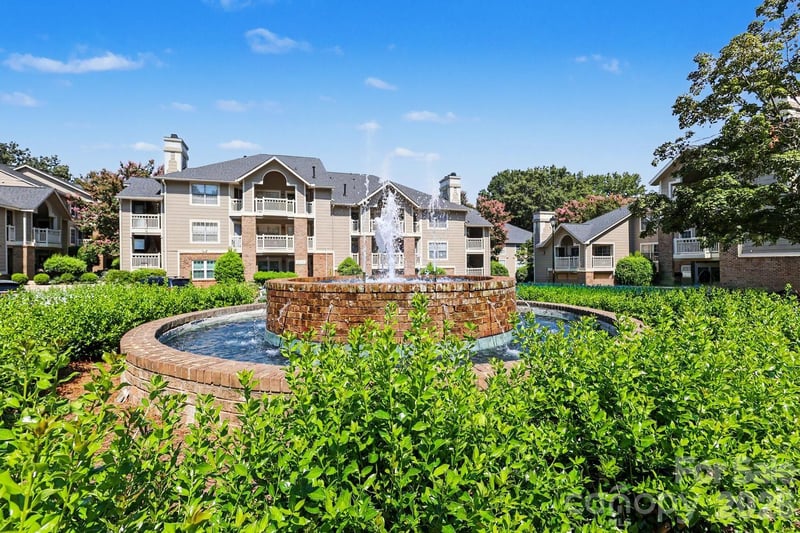 5009 Sharon Rd #I, Charlotte, NC 28210