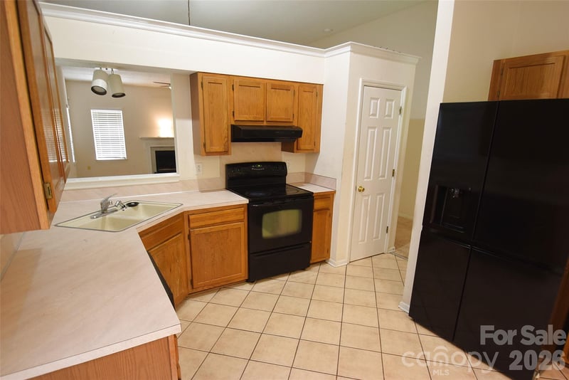 730 Oakbluff Cir, Charlotte, NC 28216