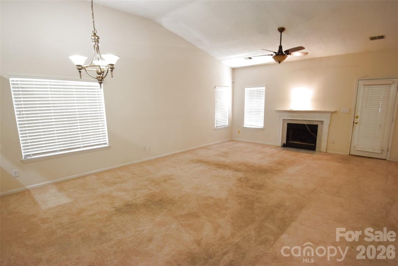 730 Oakbluff Cir, Charlotte, NC 28216