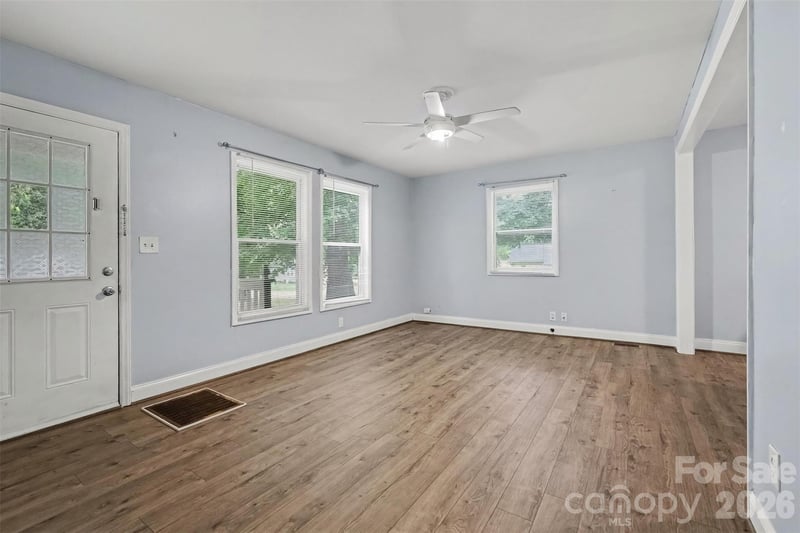 802 Stowe Dr, Lowell, NC 28098