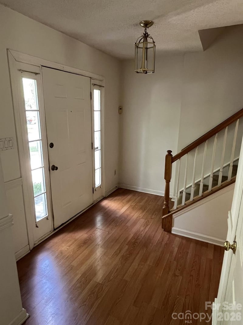 5326 Groveton Ct, Charlotte, NC 28269