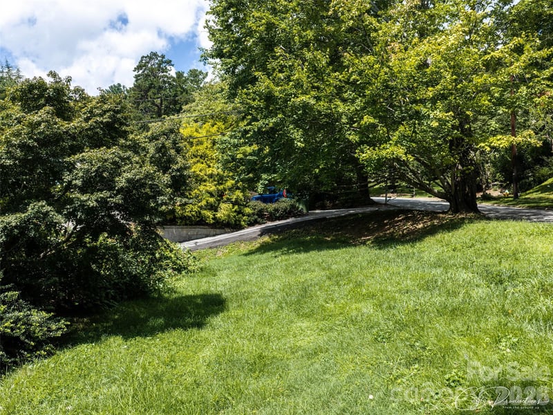 150 Stratford Rd, Asheville, NC 28804