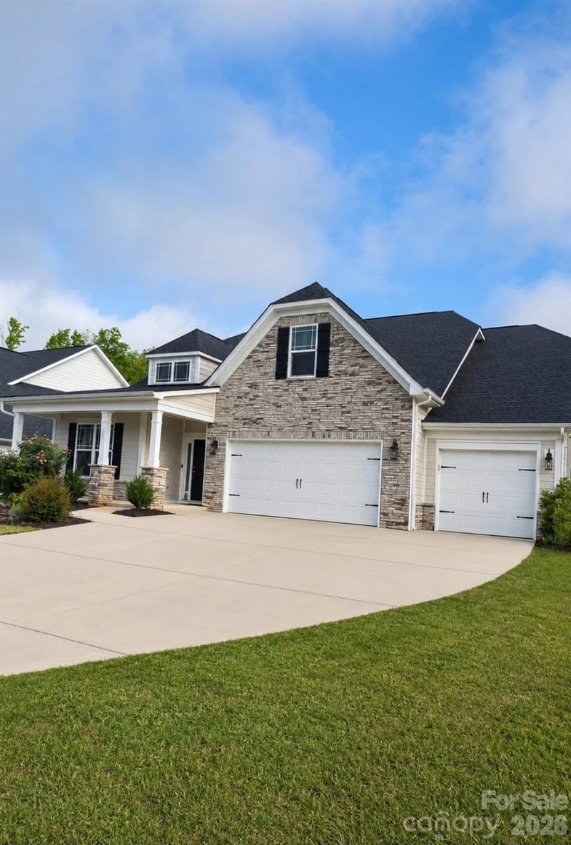 6858 Hunts Mesa Dr, Fort Mill, SC 29707