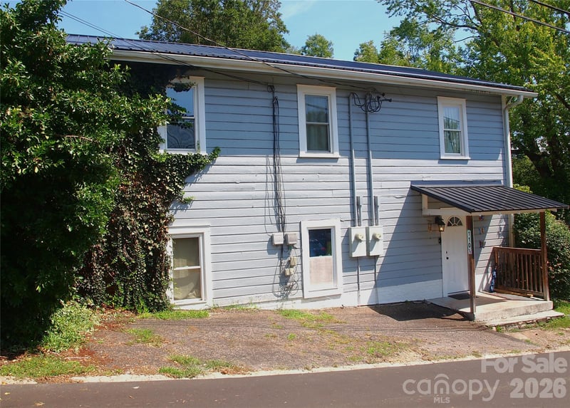 384 Pisgah Dr, Canton, NC 28716