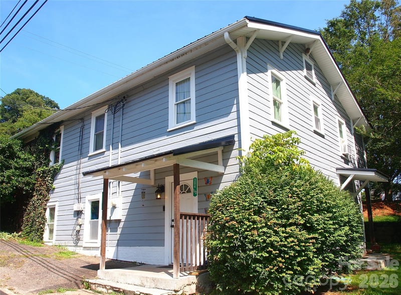 384 Pisgah Dr, Canton, NC 28716