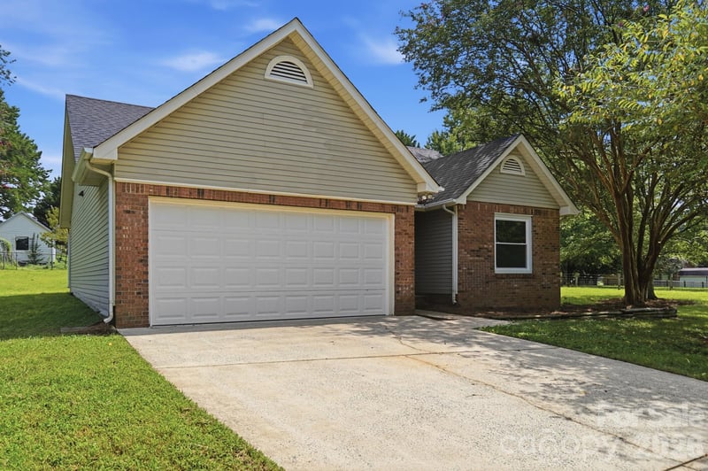 2730 Briar Trail Ct, Matthews, NC 28104