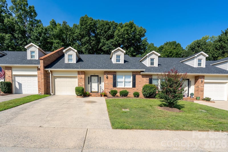566 Camrose Cir NE, Concord, NC 28025