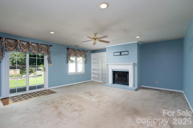566 Camrose Cir NE, Concord, NC 28025