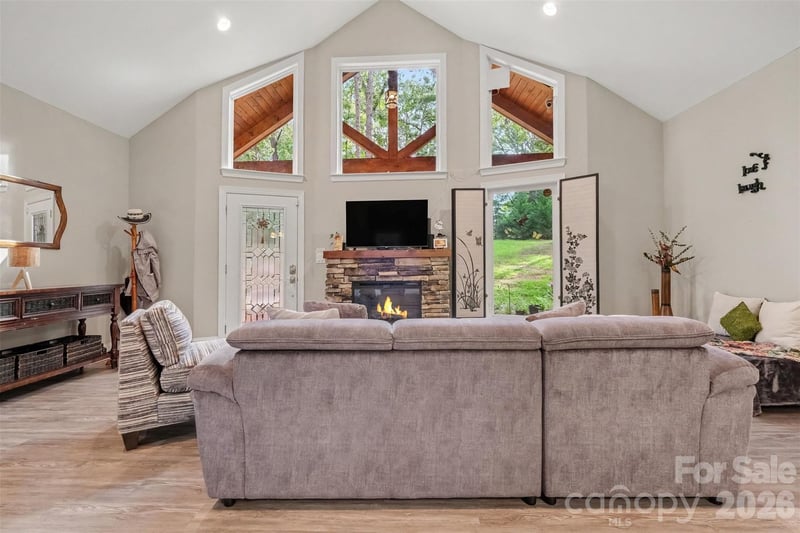 1042 Rosewood Dr, Dallas, NC 28034