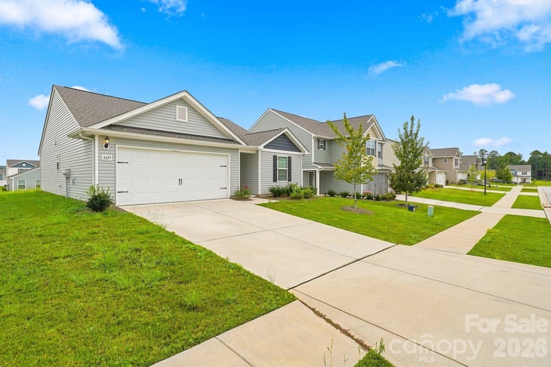 3325 Brighton Dr, Gastonia, NC 28052