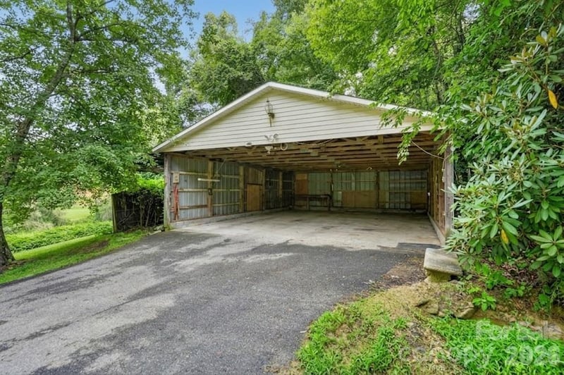 168 Huntley Rd, Fletcher, NC 28732