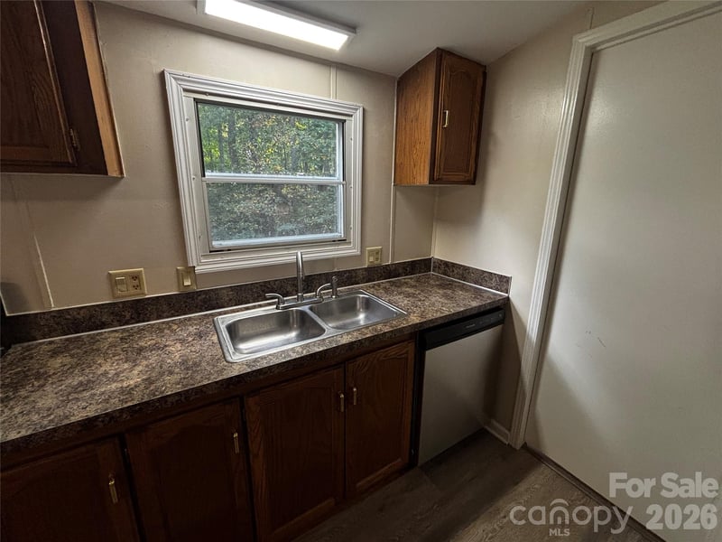 233 Starlight Dr, Lincolnton, NC 28092