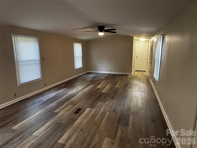 233 Starlight Dr, Lincolnton, NC 28092