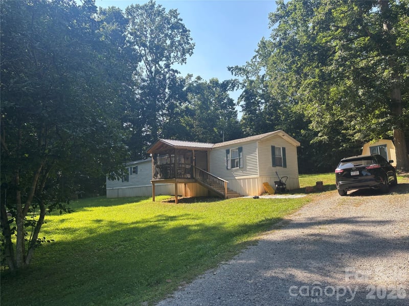 233 Starlight Dr, Lincolnton, NC 28092