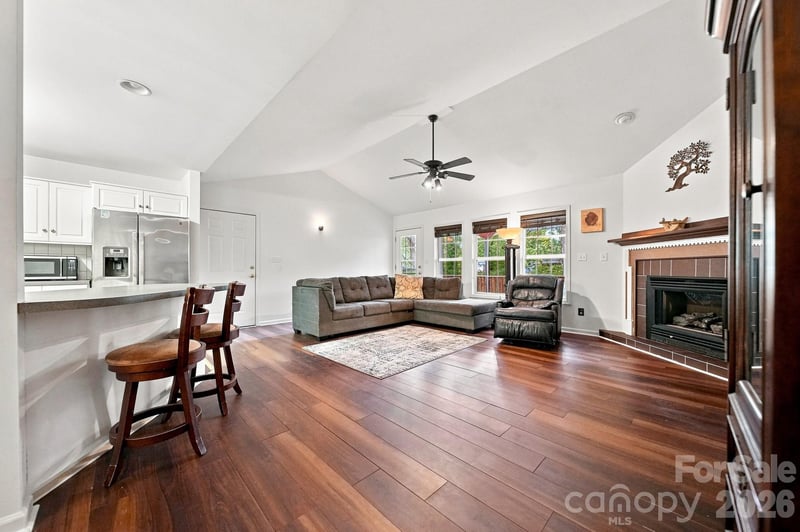 220 5th St NE, Conover, NC 28613