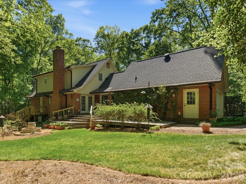 8407 Pompano Rd, Harrisburg, NC 28075