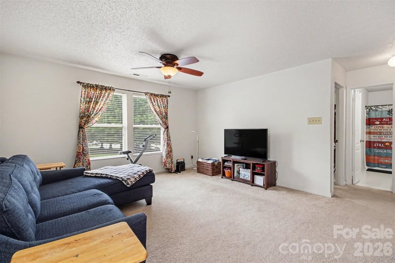 8602 Panglemont Dr, Charlotte, NC 28269