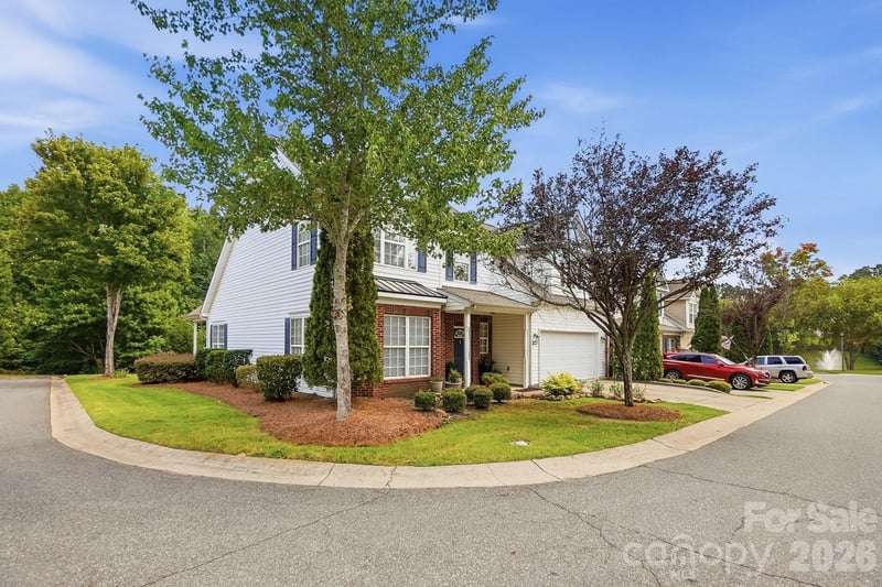10933 Stone Trail Rd, Charlotte, NC 28213