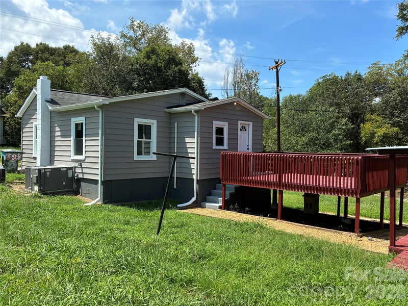 2831 Millstone Dr, Gastonia, NC 28054