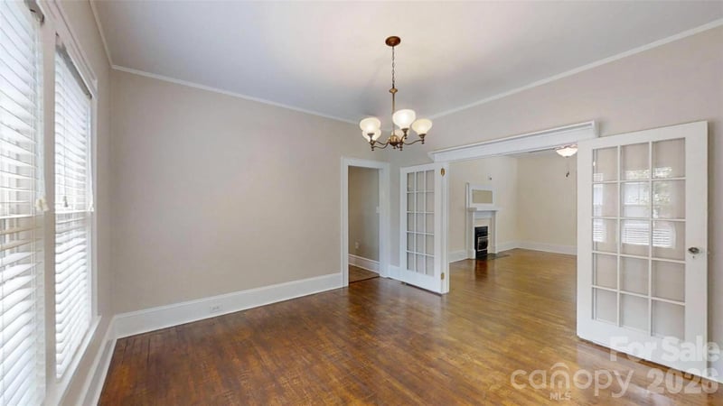618 S Poplar St, Lincolnton, NC 28092