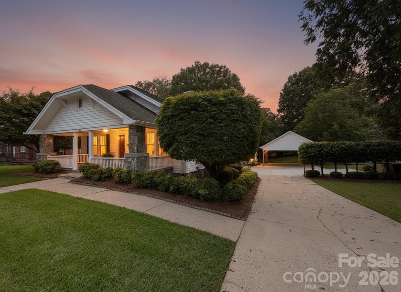 618 S Poplar St, Lincolnton, NC 28092