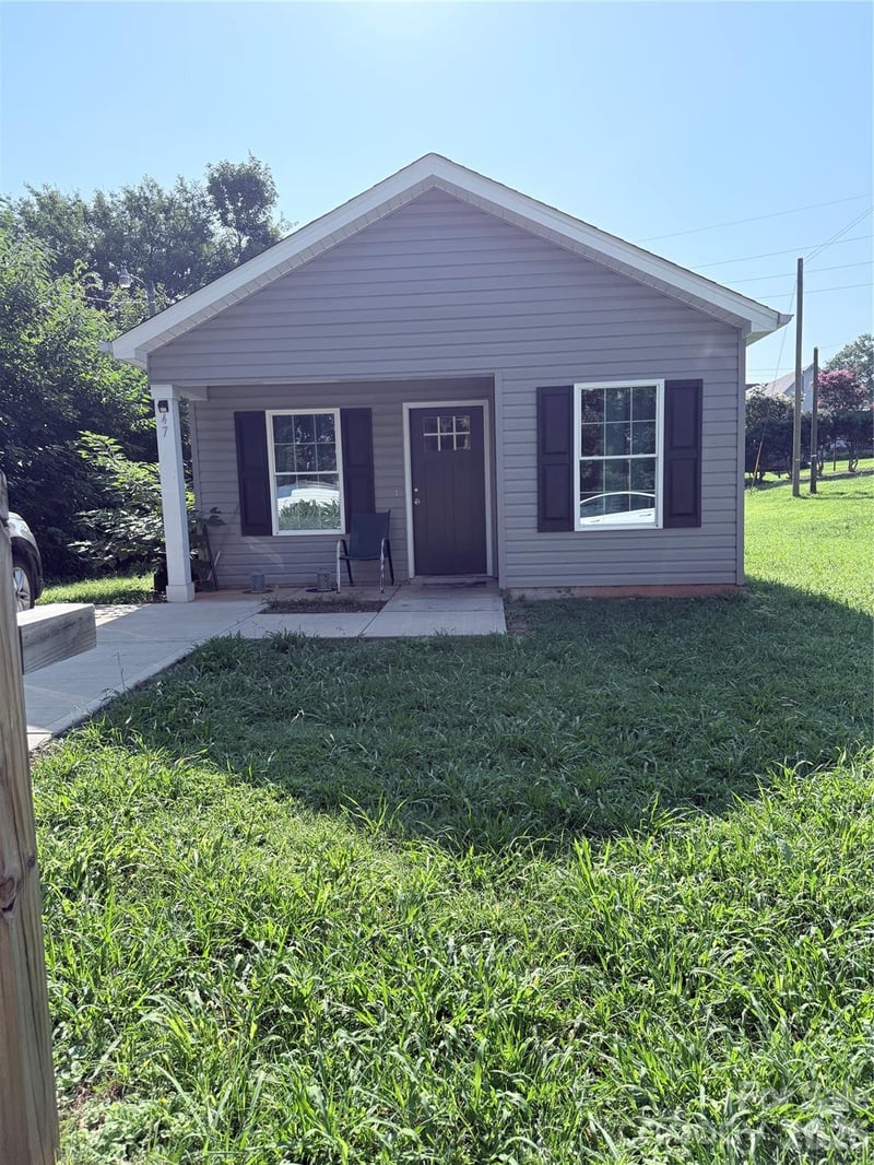 47 14th St SE, Hickory, NC 28602