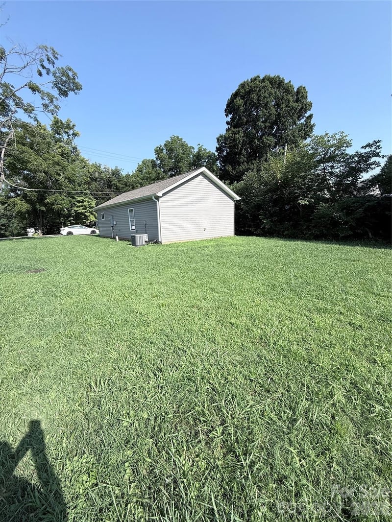 47 14th St SE, Hickory, NC 28602