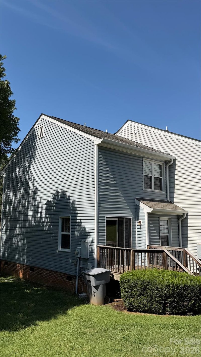 8253 Circle Tree Ln, Charlotte, NC 28277