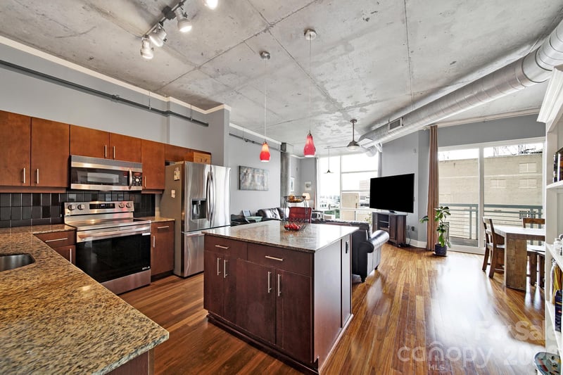 505 E 6th St #909, Charlotte, NC 28202