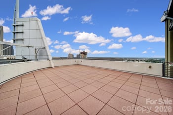 505 E 6th St #909, Charlotte, NC 28202