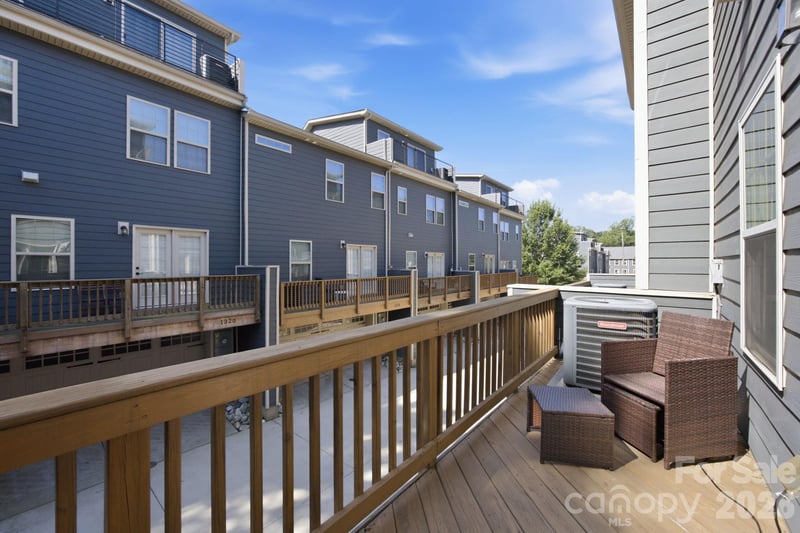 1321 Queen Lyon Ct, Charlotte, NC 28205