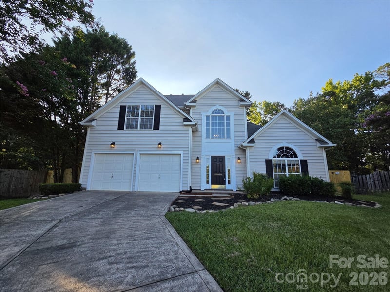 8800 Cavonnier Ln, Charlotte, NC 28216