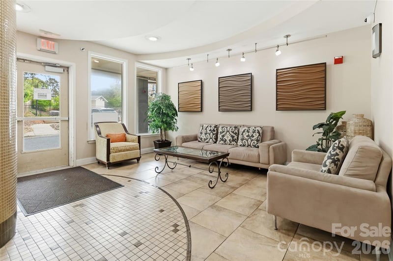1000 E Woodlawn Rd #314, Charlotte, NC 28209