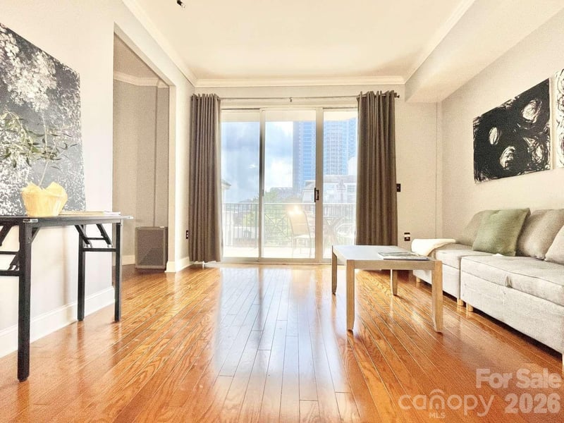 300 W 5th St, Charlotte, NC 28202