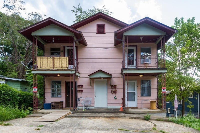 37 Water St, Asheville, NC 28801