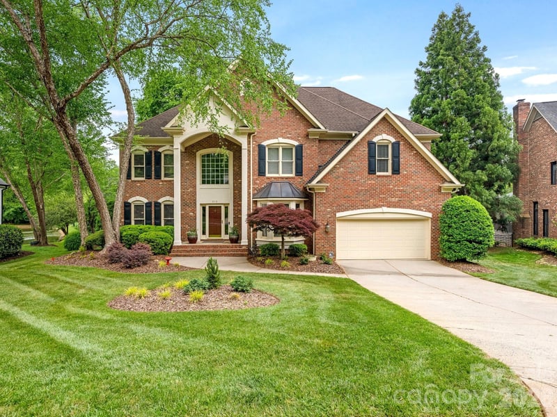 213 Summermore Dr, Charlotte, NC 28270