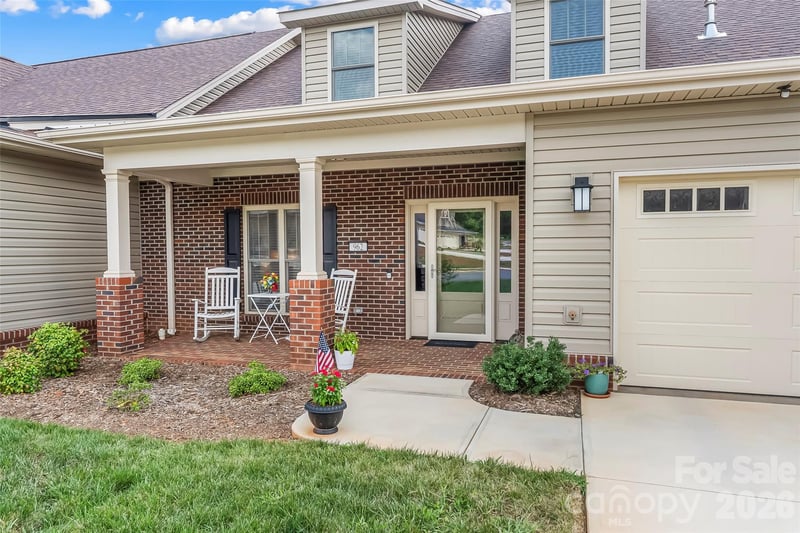 962 Trial Pl, Newton, NC 28658