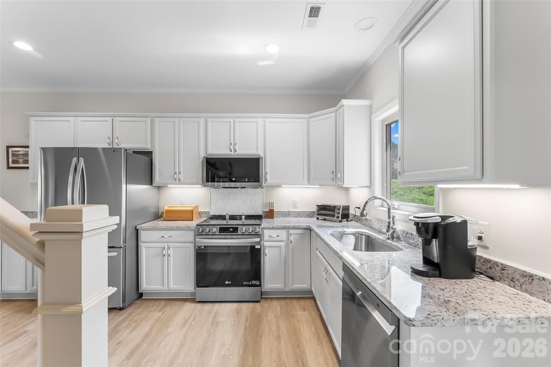 962 Trial Pl, Newton, NC 28658