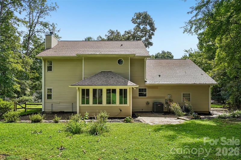 506 Fox Hollow Ln, Mills River, NC 28759
