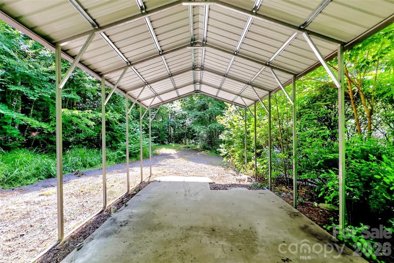111 Walkertown Rd, Black Mountain, NC 28711