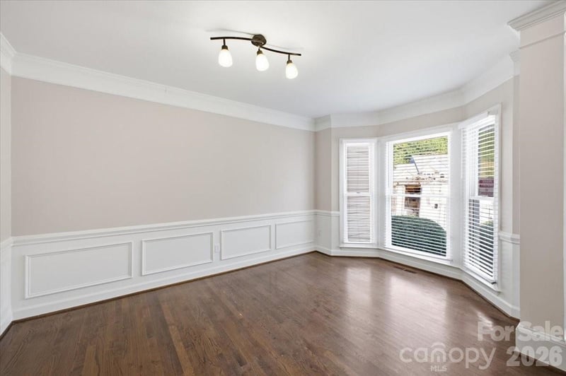 9011 Coleshire Ct, Charlotte, NC 28269