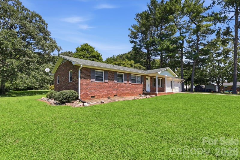 2819 Randolph Rd, Statesville, NC 28625