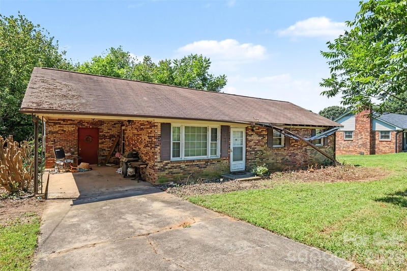 3751 Branding Iron Dr, Gastonia, NC 28052