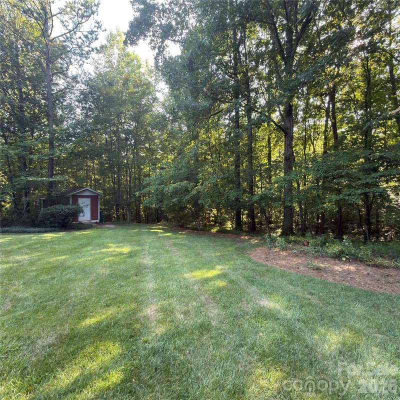 8805 Crosstimbers Dr, Charlotte, NC 28215