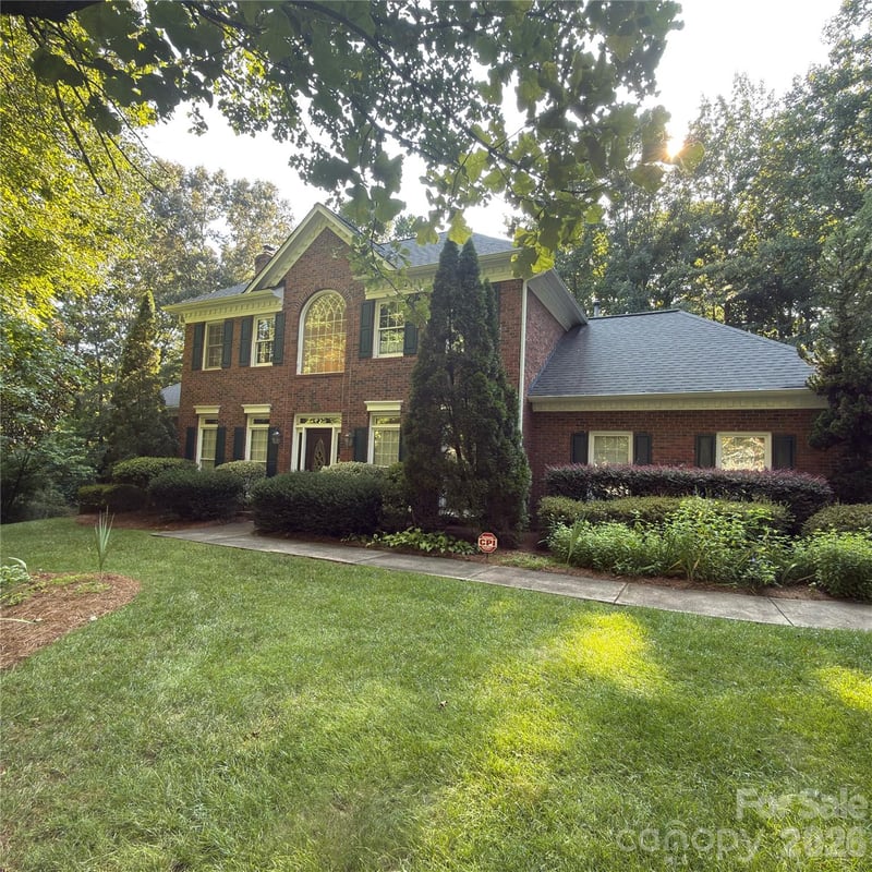 8805 Crosstimbers Dr, Charlotte, NC 28215