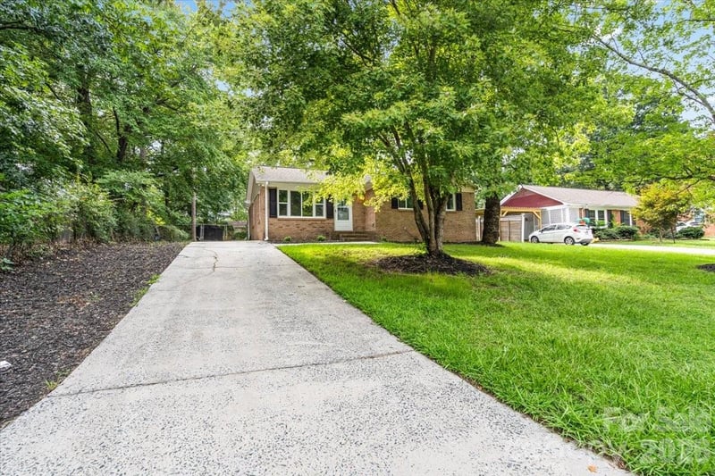 9828 Starwood Dr, Charlotte, NC 28215